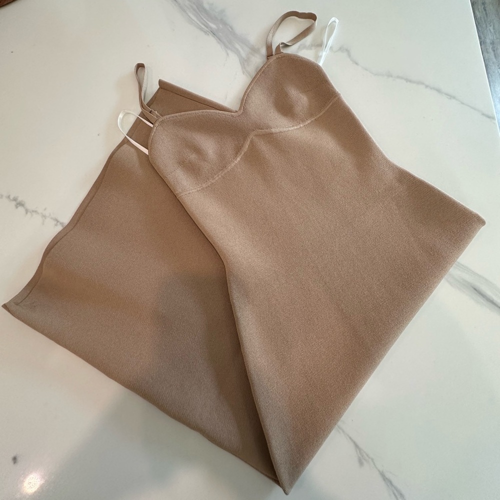 Babaton NWOT Lariat Dress Camel XS